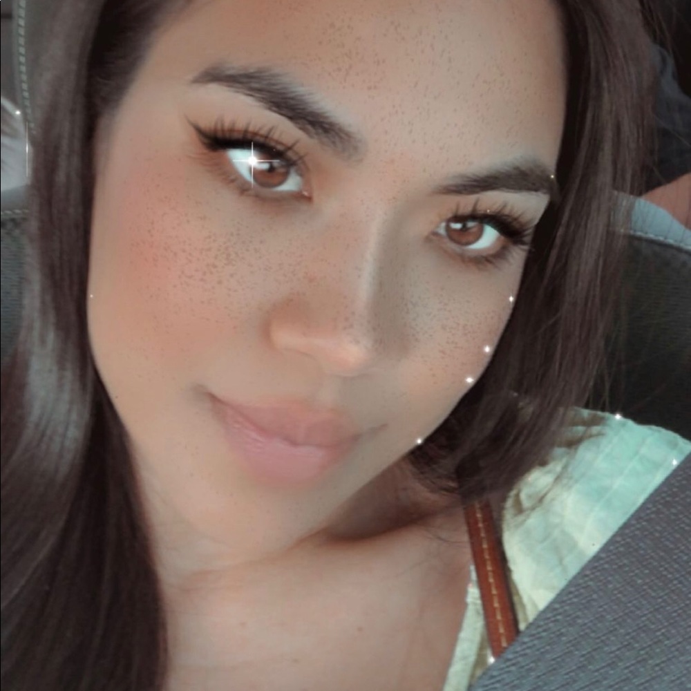 Hi I’m Kat! Lover of all things pretty!